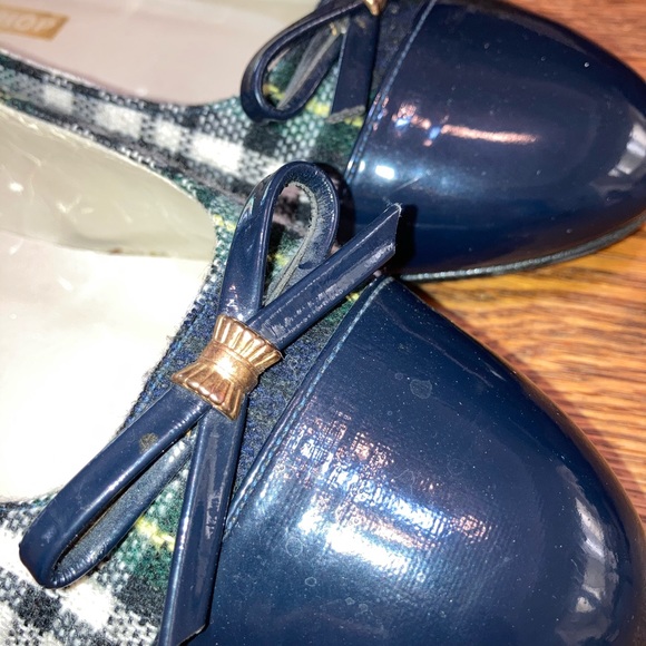 The Tog Shop Women’s Slip On - Picture 7 of 7